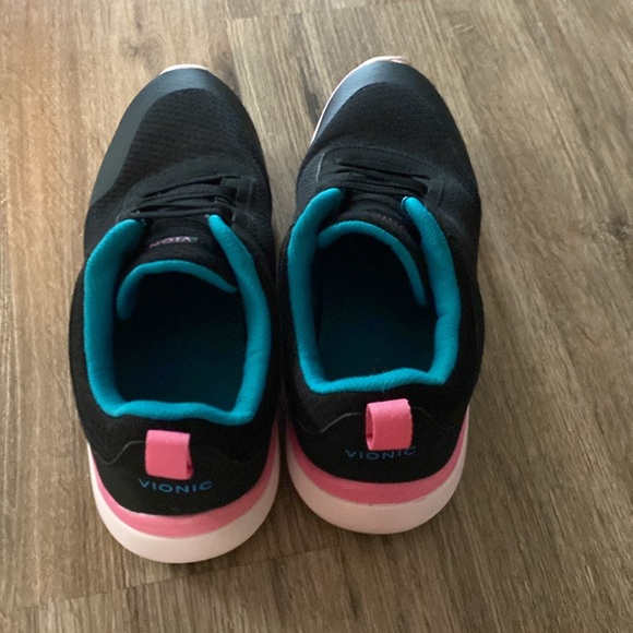 Vionic Women’s sneakers size 10 - Picture 3 of 5